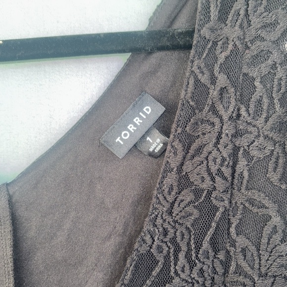EUC Torrid Mini Lace Bell Trapeze Dress Black Size 1 {14-16} - Picture 2 of 8